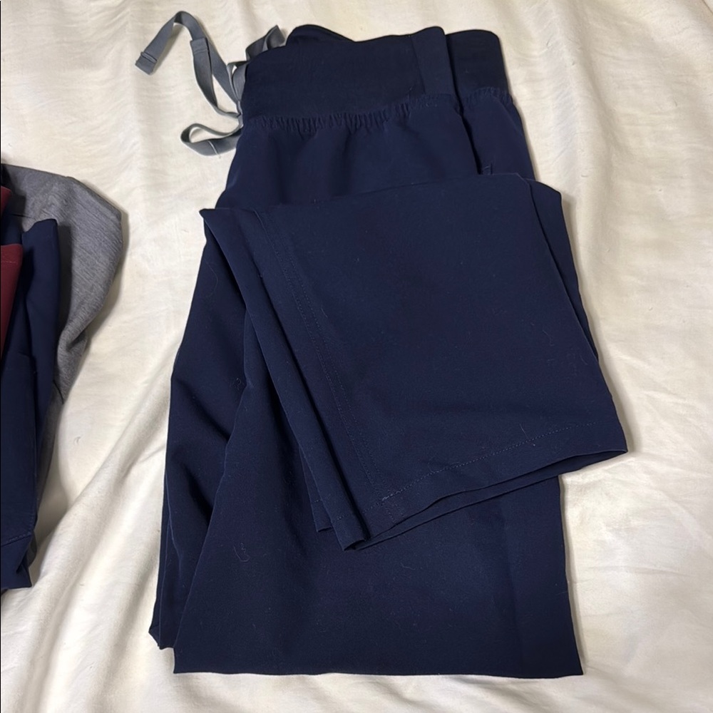 Women’s Navy FIGS Scrub Pants Size Small